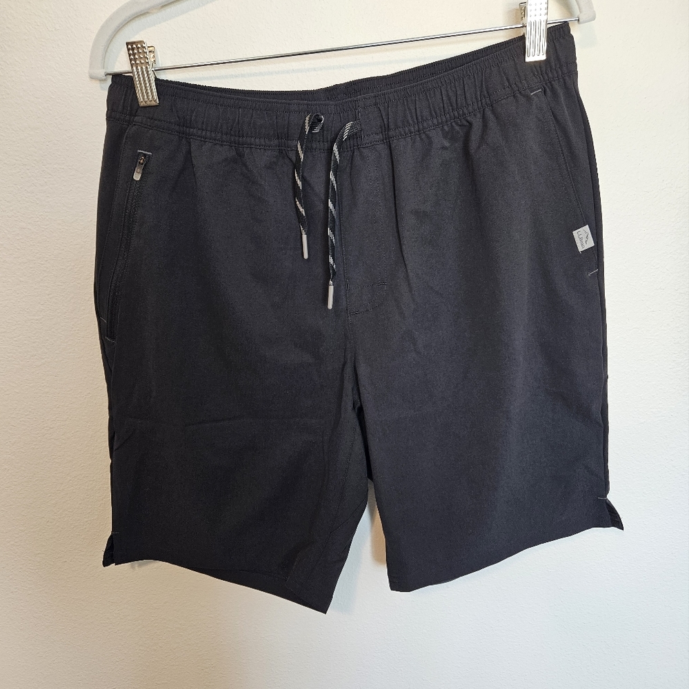 L.L. Bean Multi sport short